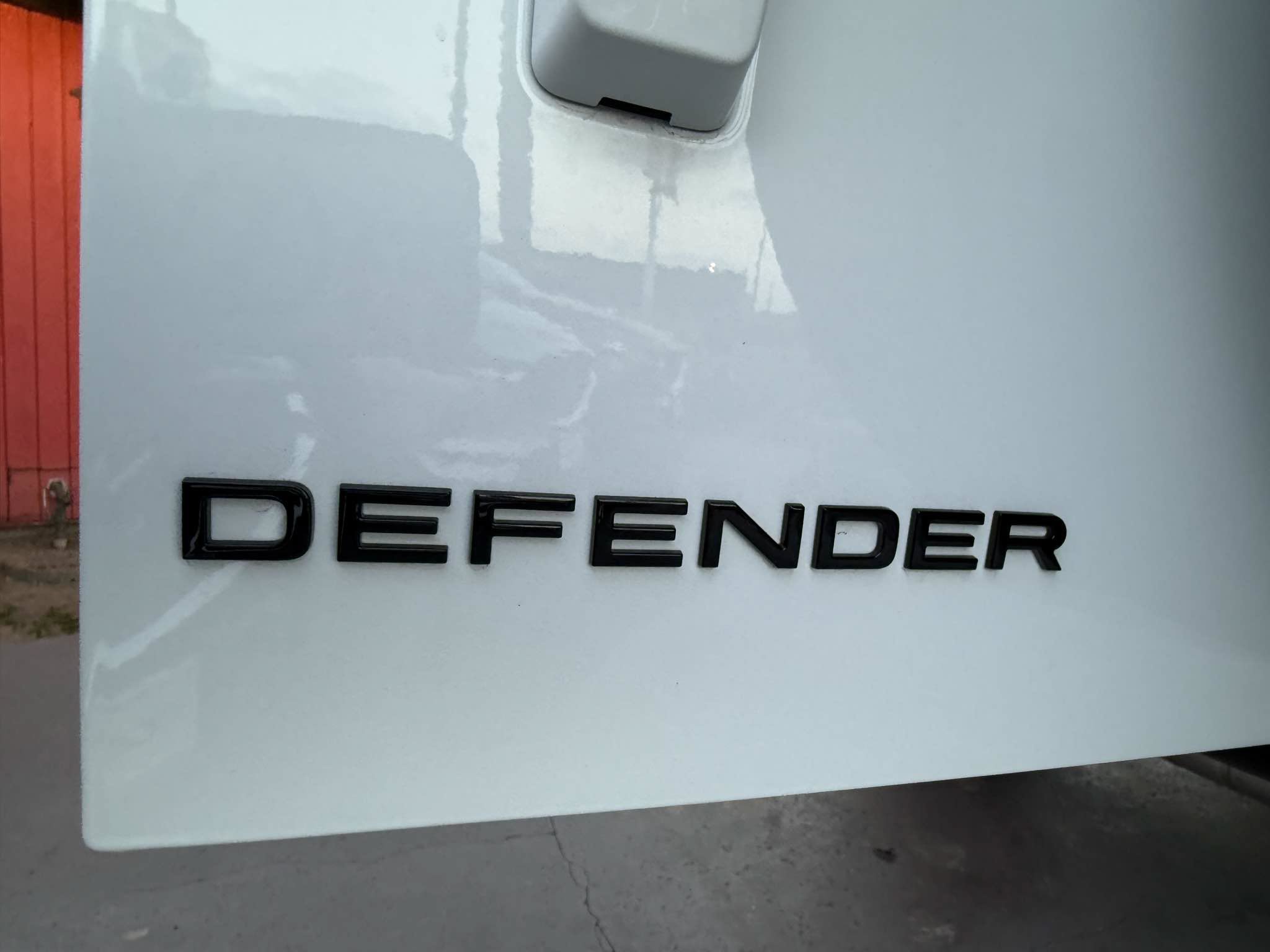 Used 2025 Land Rover Defender 110 X-Dynamic SE AWD/4WD image 92