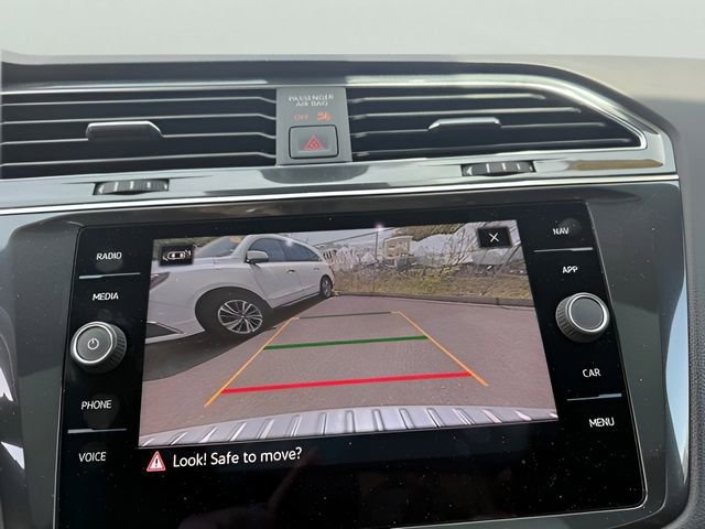 Used 2022 Volkswagen Tiguan SEL R-Line AWD/4WD image 18