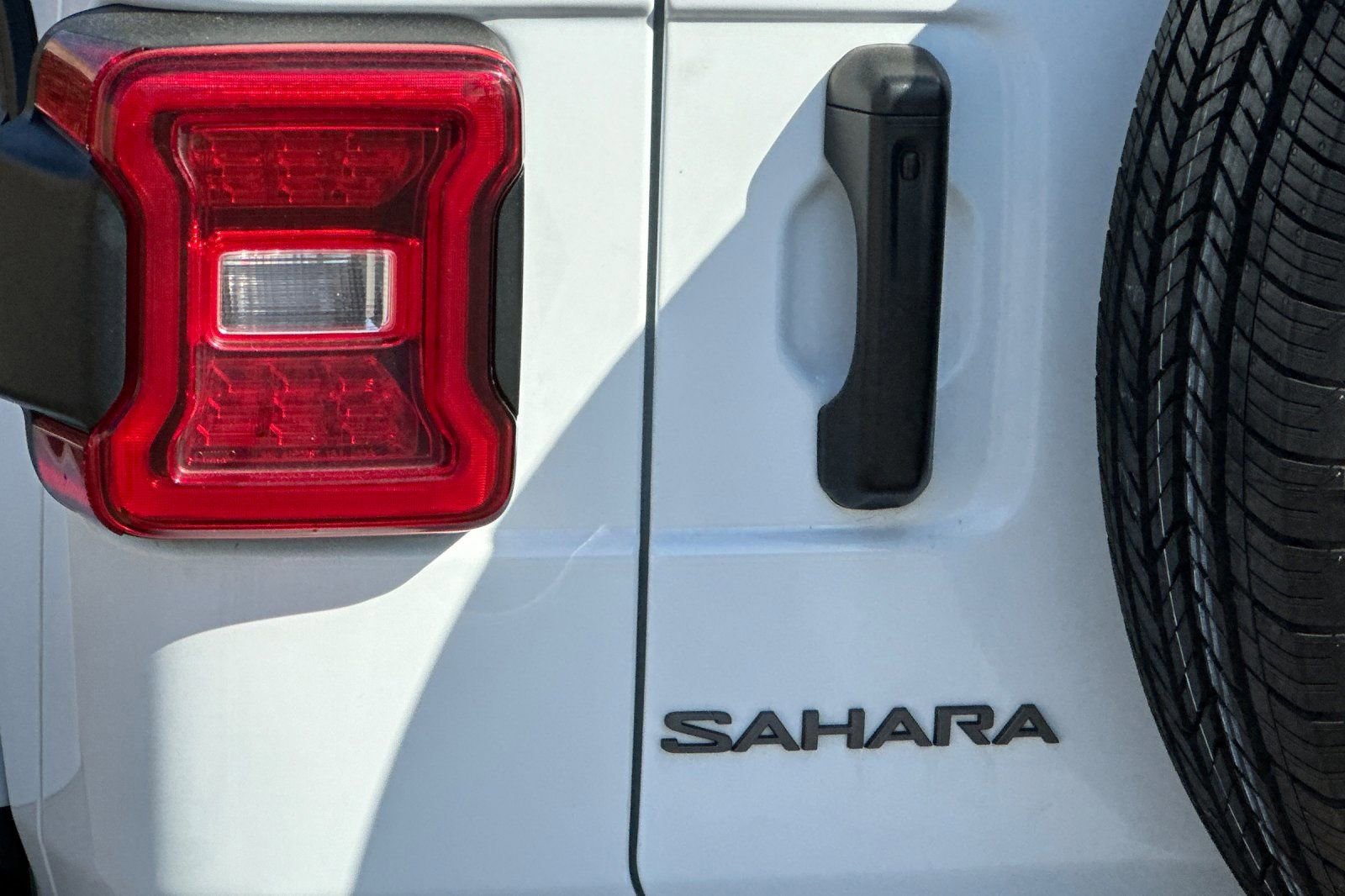 Used 2025 Jeep Wrangler Sahara image 27