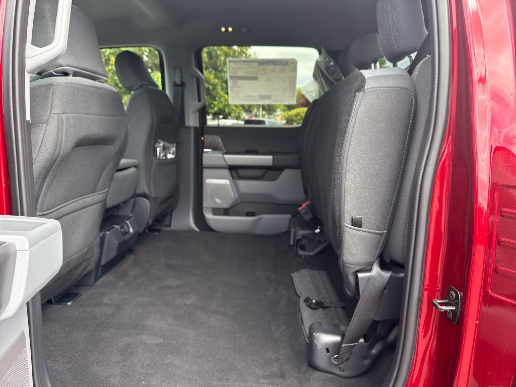 New 2026 Ford F250 XLT w/ XLT Premium Package AWD/4WD image 26