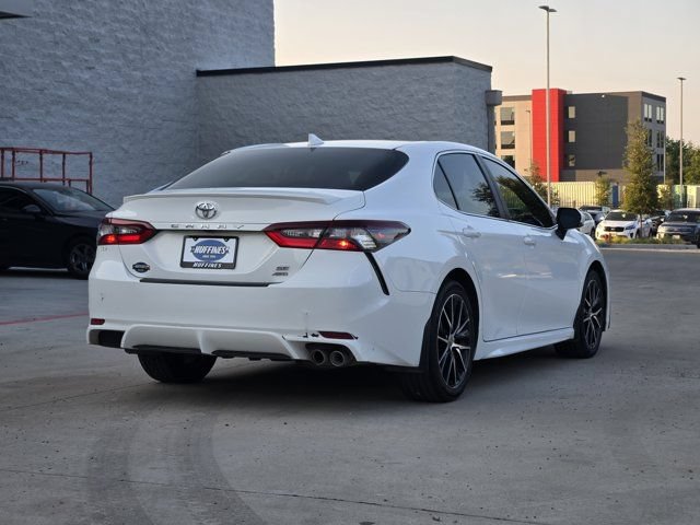 Used 2021 Toyota Camry SE w/ Cold Weather Package AWD/4WD image 8
