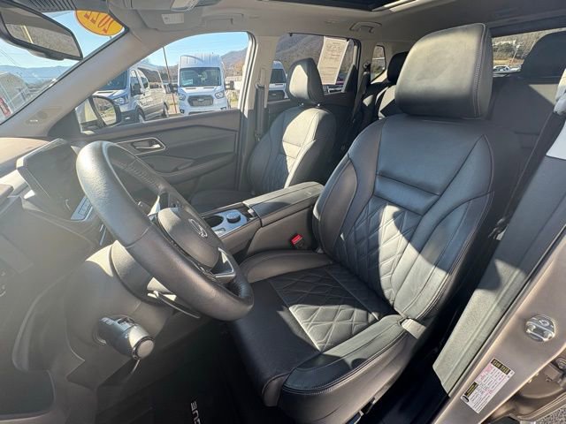 Used 2022 Nissan Rogue Platinum w/ Head-Up Display Package image 24