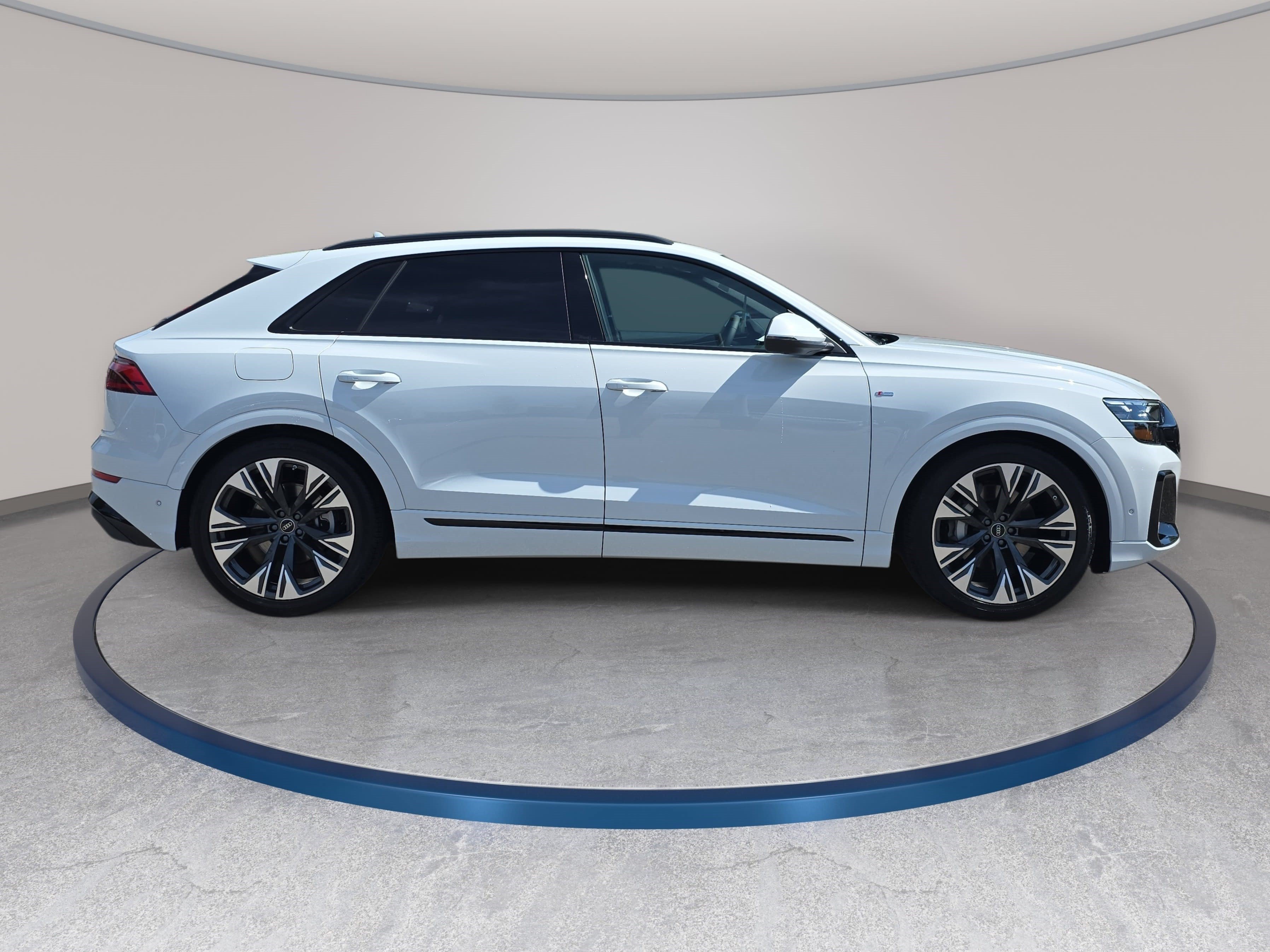 New 2027 Audi Q8 Premium Plus AWD/4WD image 4