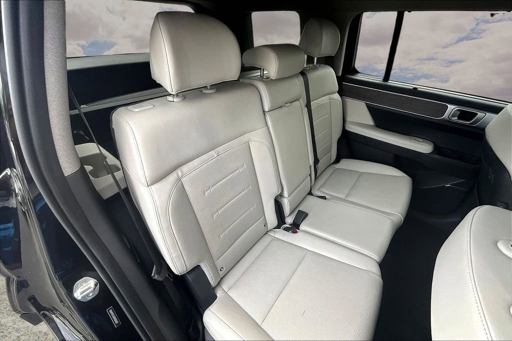 Used 2024 Hyundai Santa Fe Limited image 25