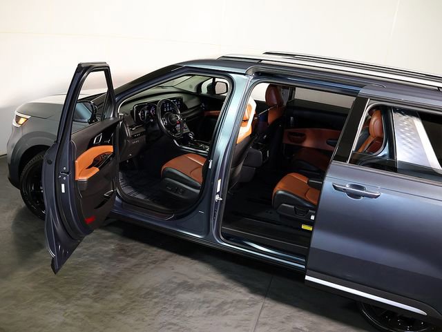 Used 2022 Kia Carnival SX FWD image 5