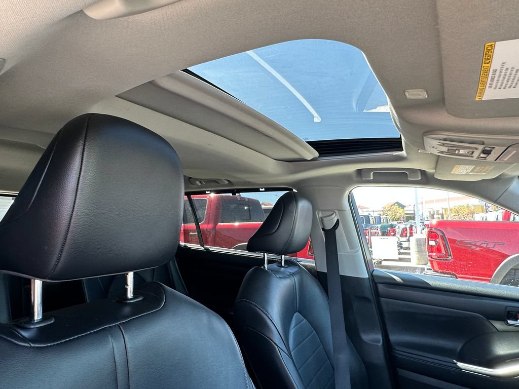 Used 2023 Toyota Highlander XLE FWD image 20