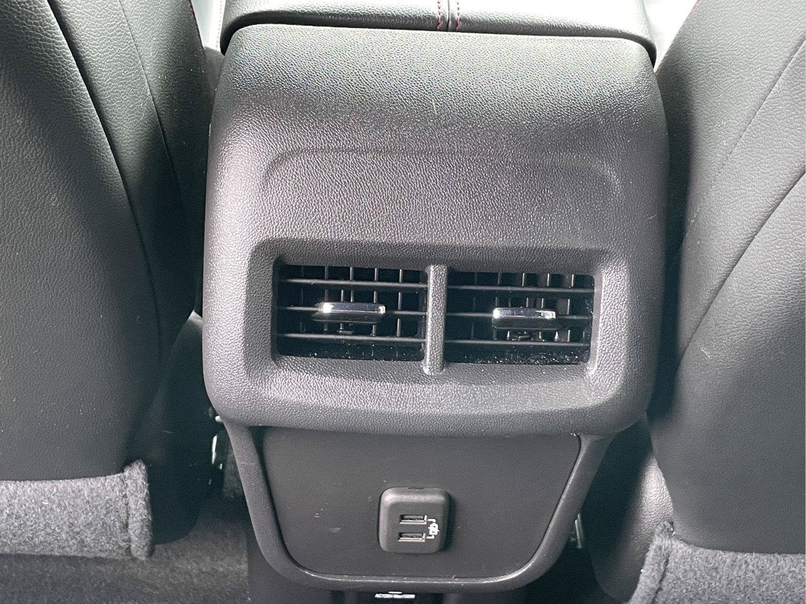 Used 2024 Chevrolet Equinox RS w/ RS Leather Package AWD/4WD image 17