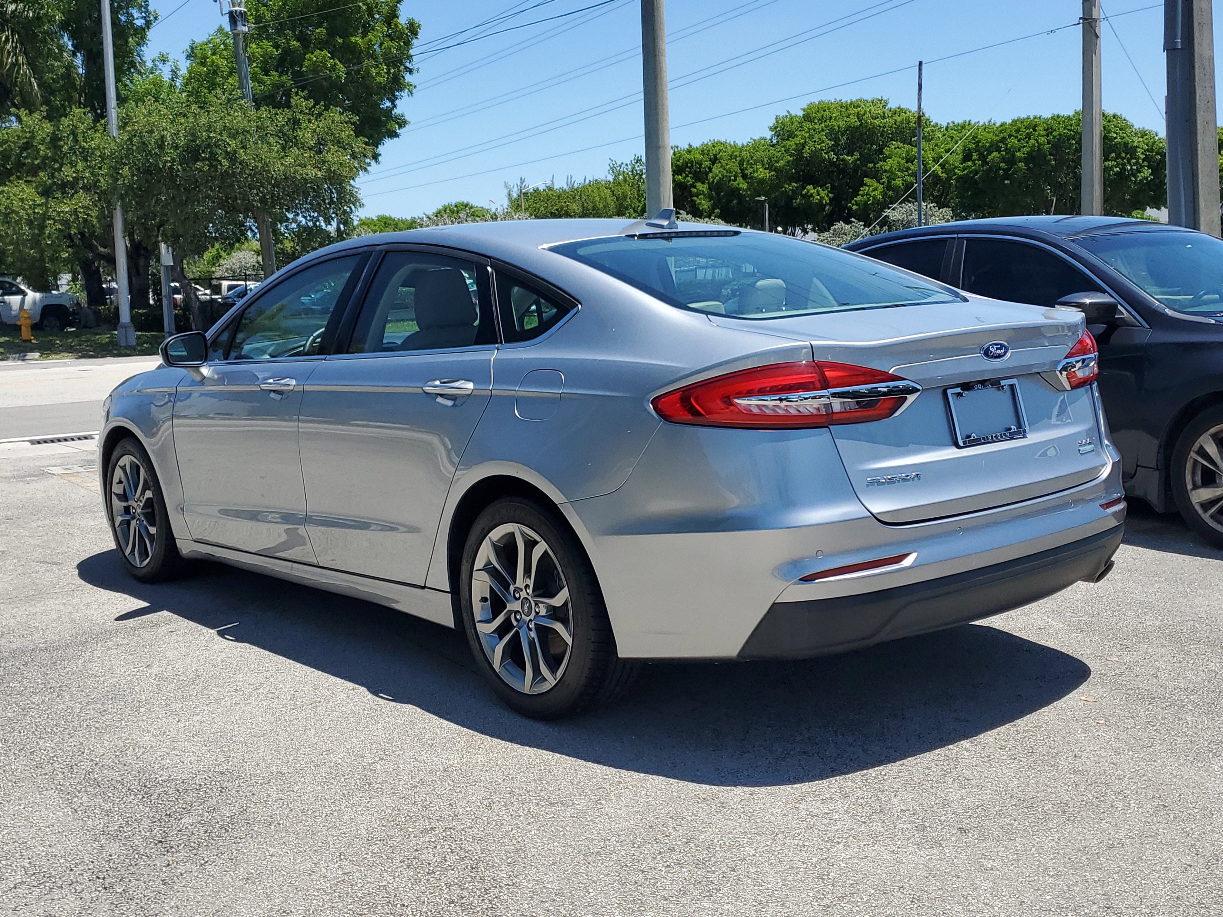 Used 2020 Ford Fusion SEL image 4