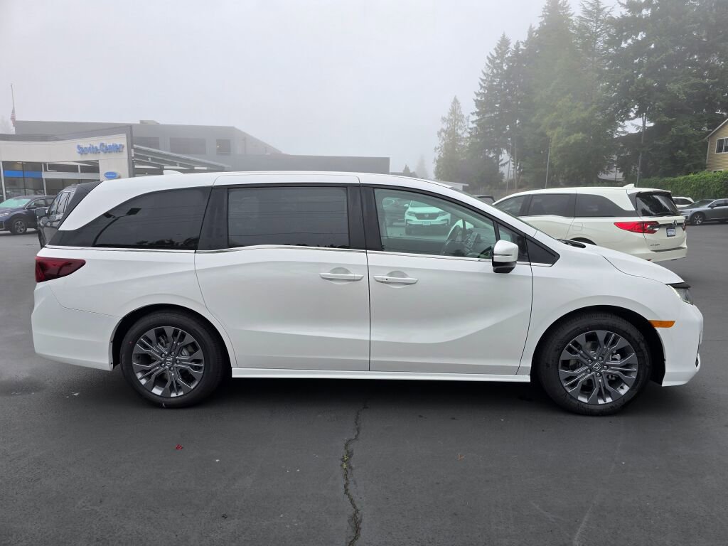New 2026 Honda Odyssey Touring image 4
