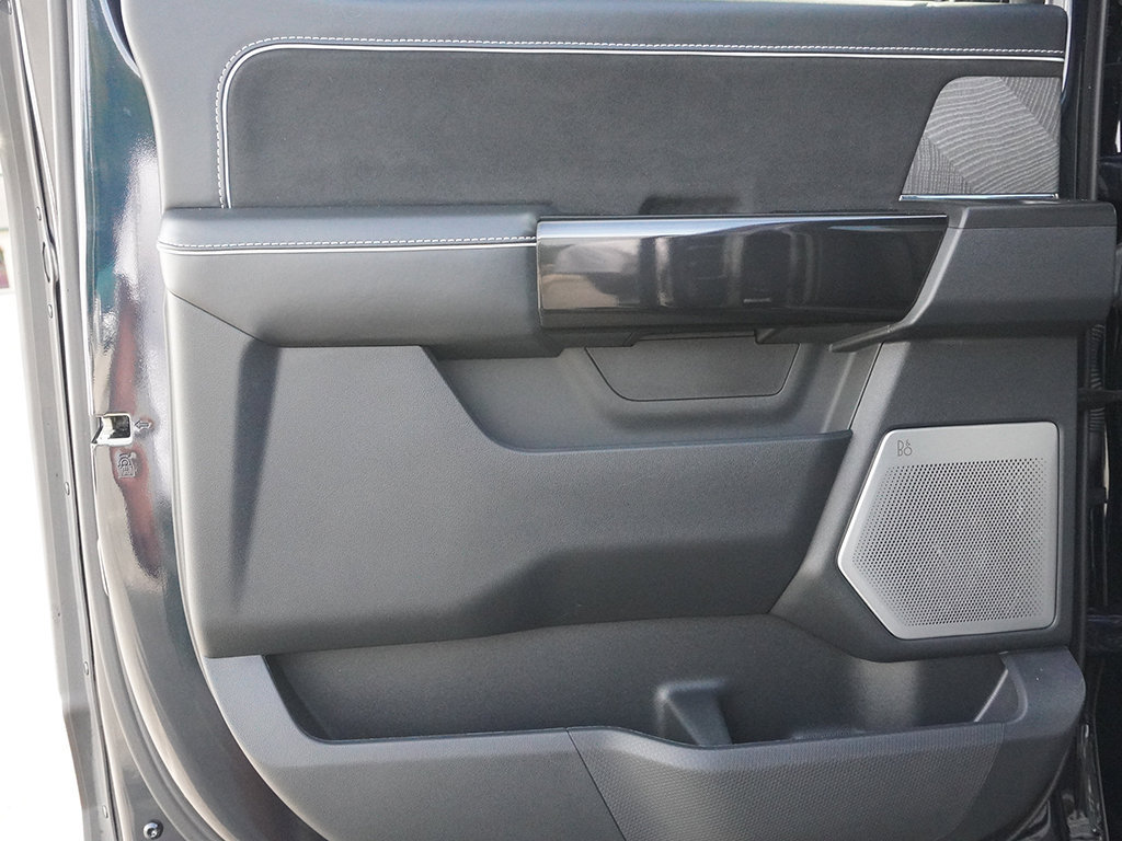Used 2023 Ford F150 Lightning Platinum AWD/4WD image 28