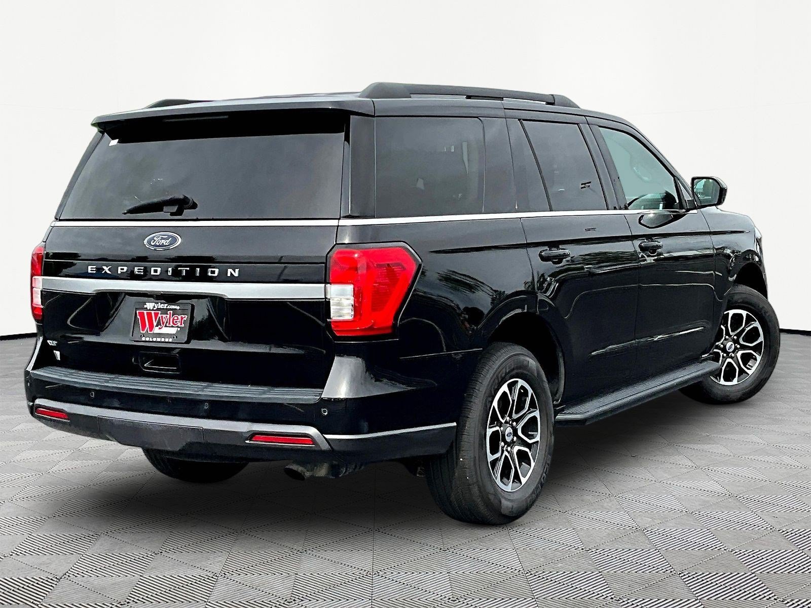 Used 2022 Ford Expedition XLT AWD/4WD image 6