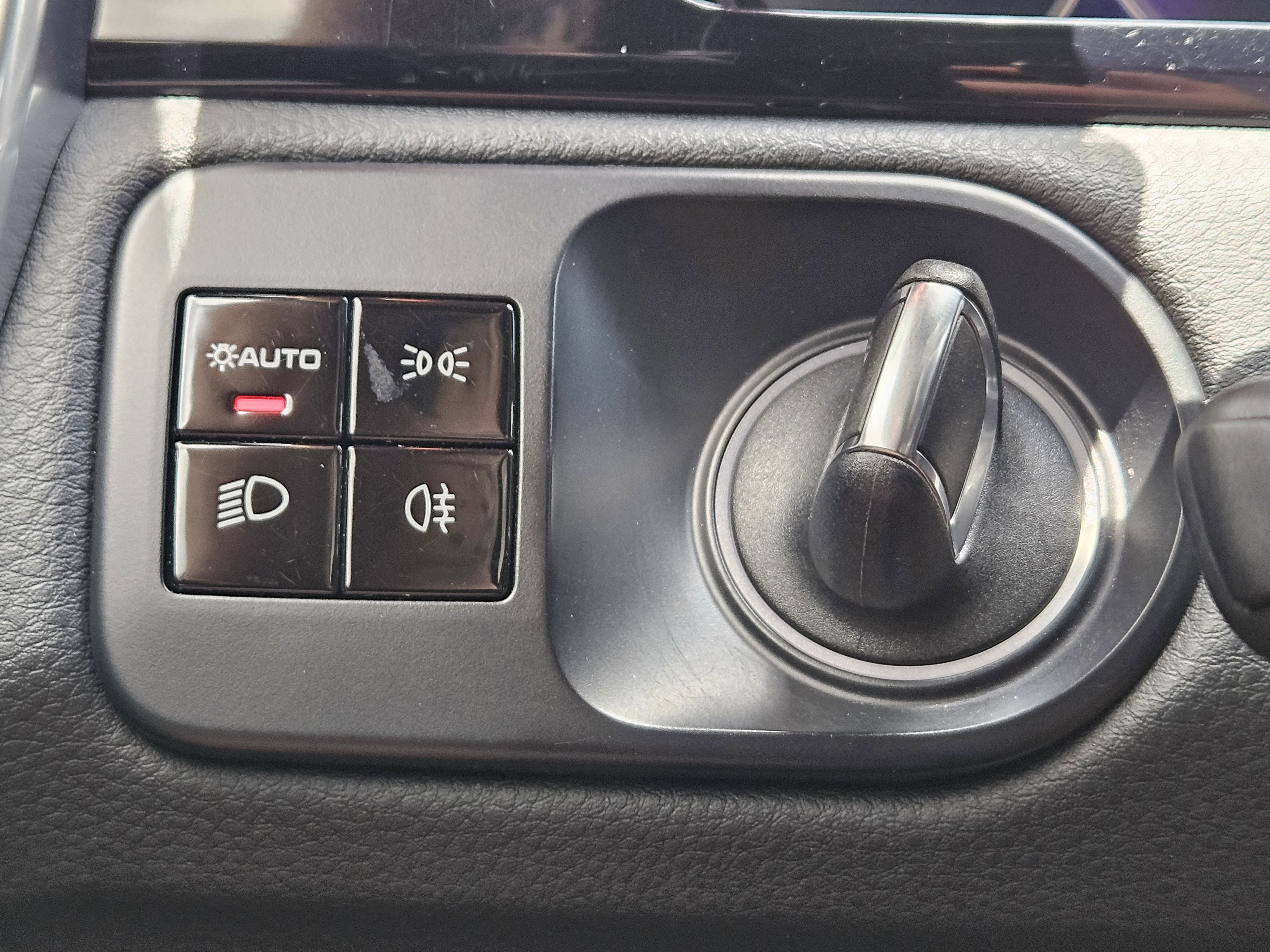 Certified 2020 Porsche Cayenne AWD/4WD image 21