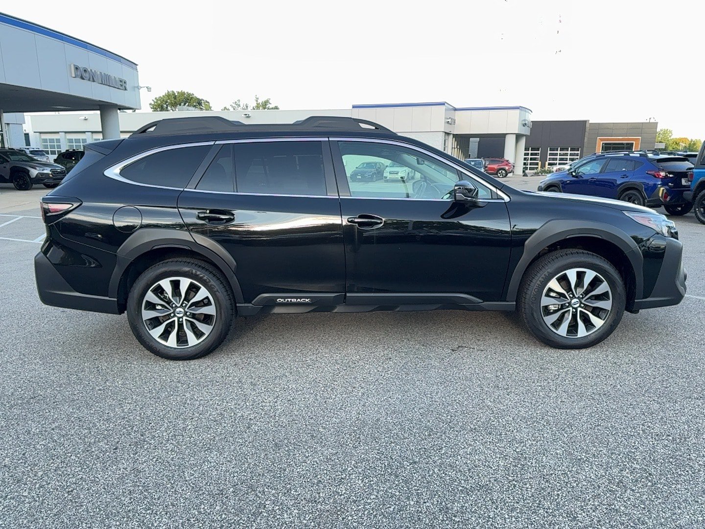 Certified 2025 Subaru Outback Limited AWD/4WD image 9