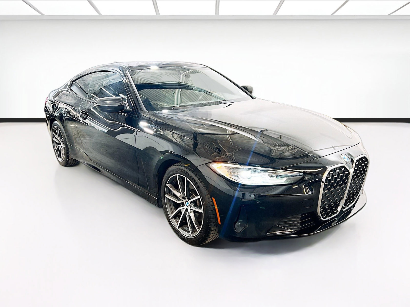 Used 2022 BMW 430i Coupe w/ Convenience Package RWD image 3