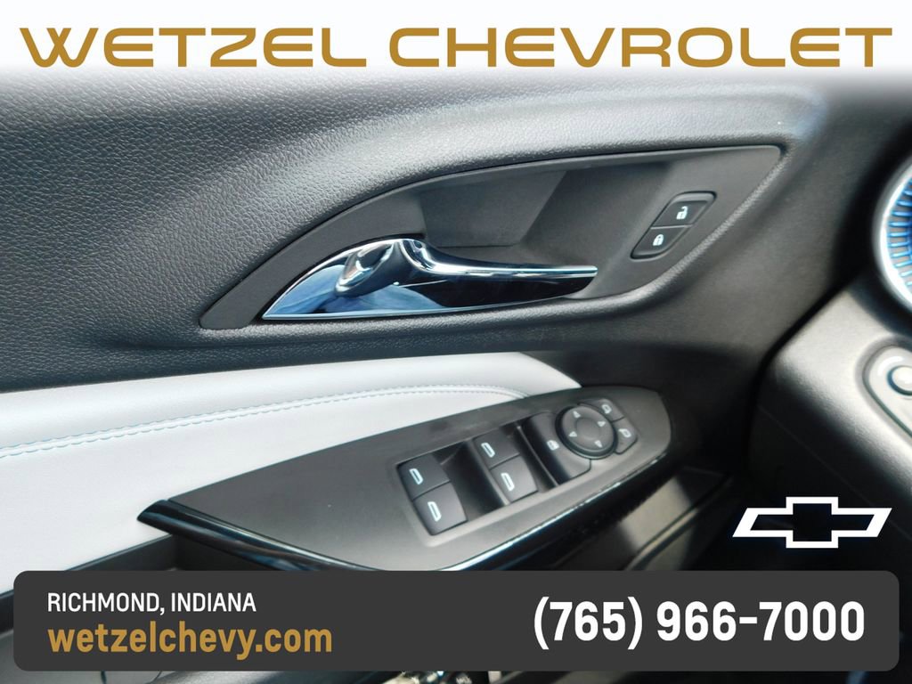 Used 2025 Chevrolet Trax LT w/ LT Convenience Package FWD image 25