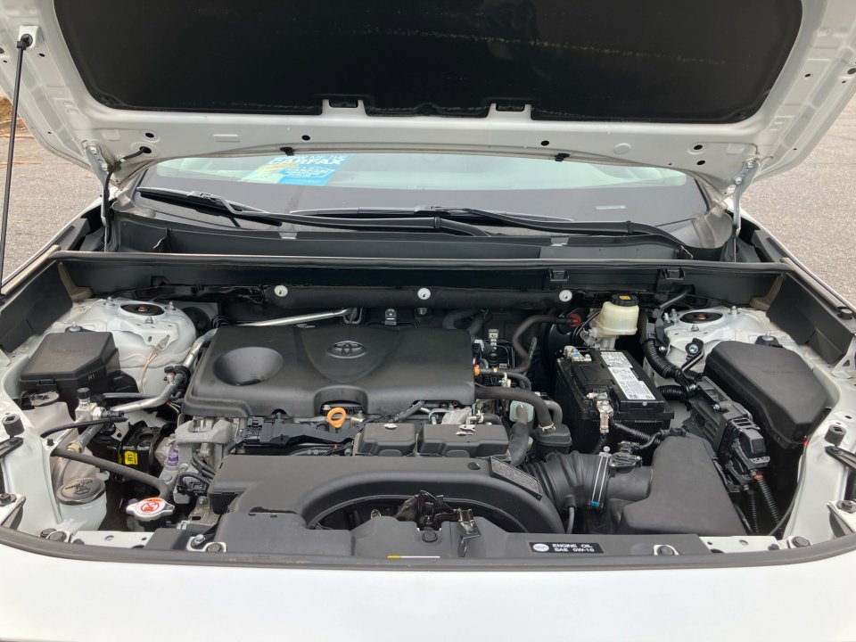 Used 2021 Toyota RAV4 LE image 18