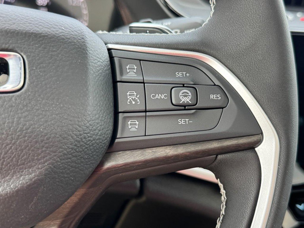 New 2026 Jeep Grand Cherokee Limited AWD/4WD image 13