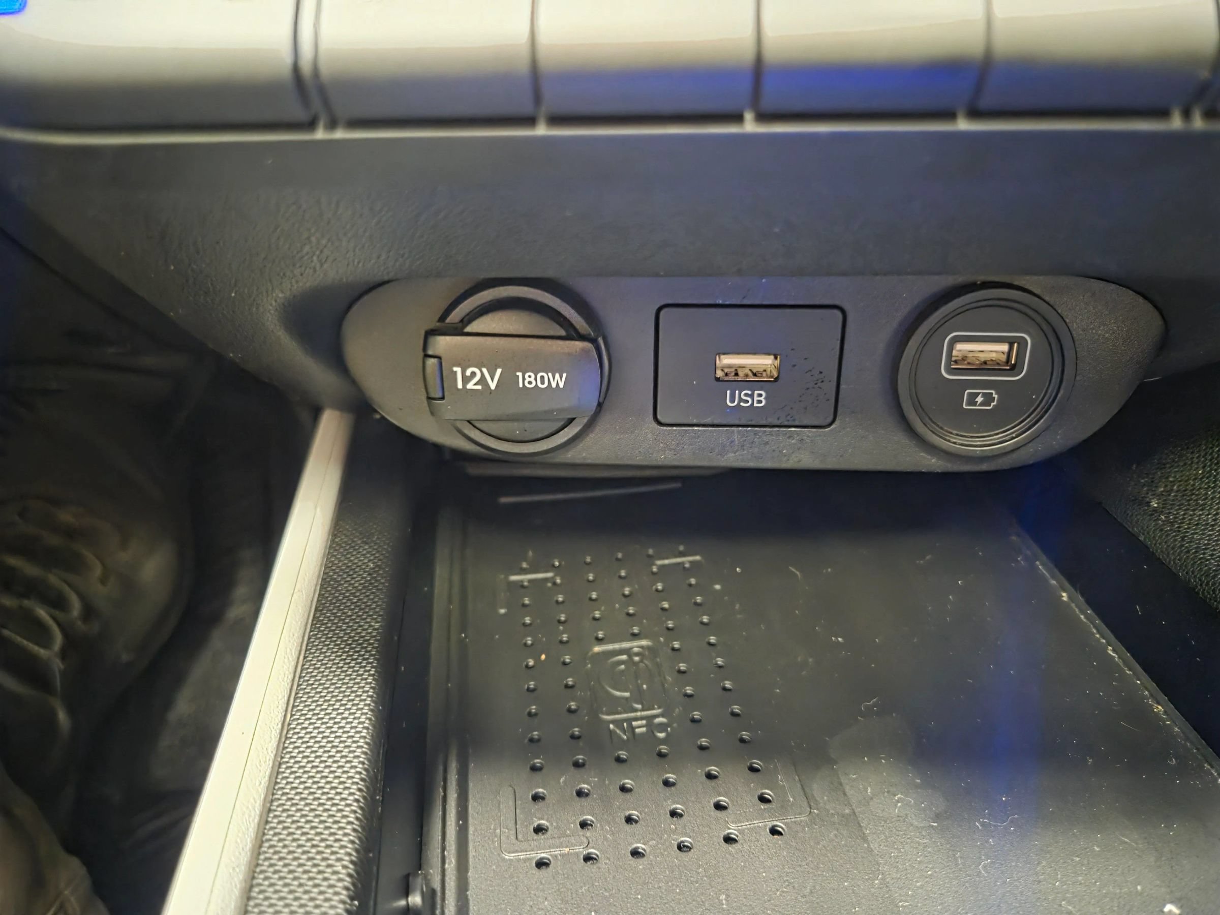 Used 2023 Hyundai Elantra Limited FWD image 26
