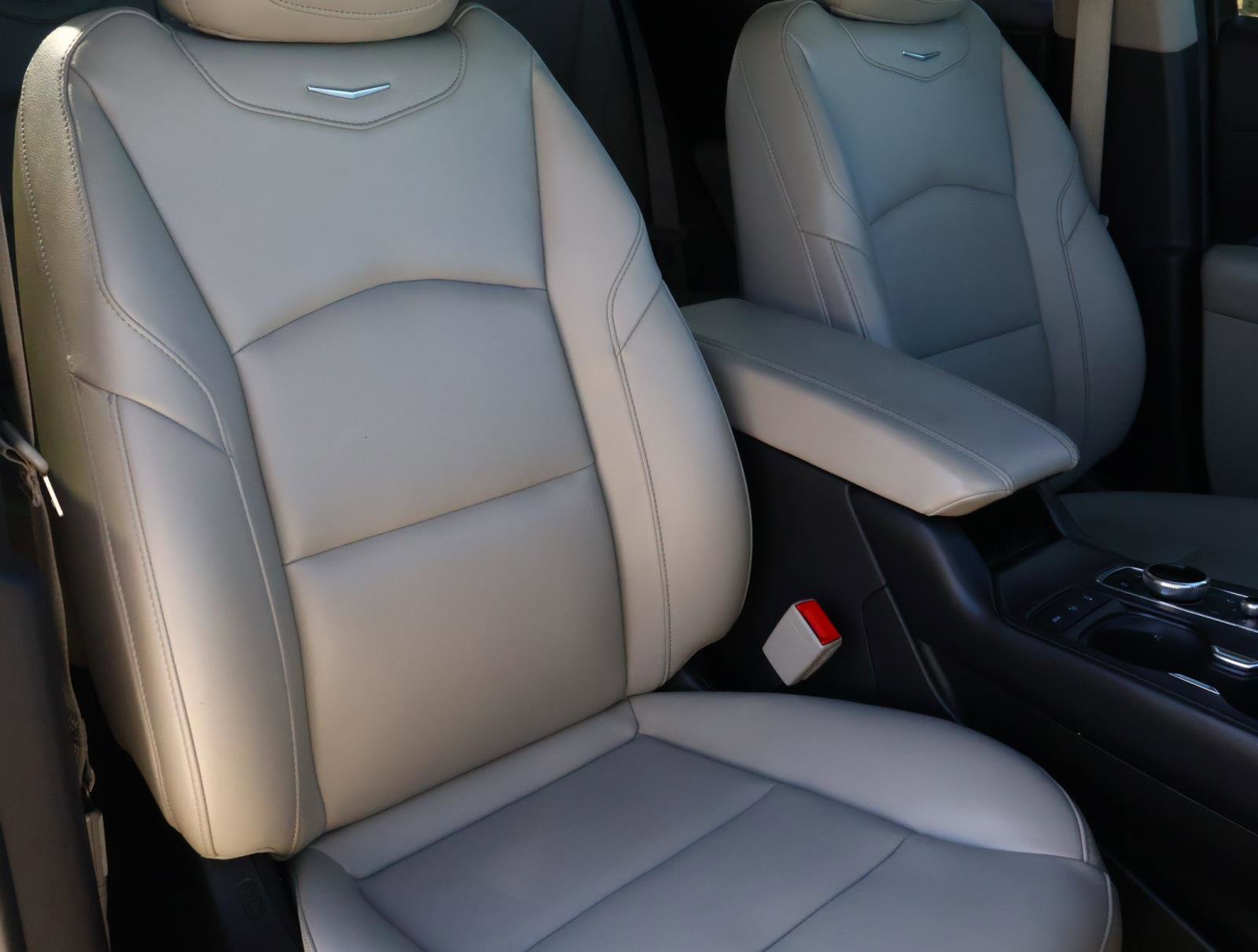 Used 2023 Cadillac XT4 Luxury image 20