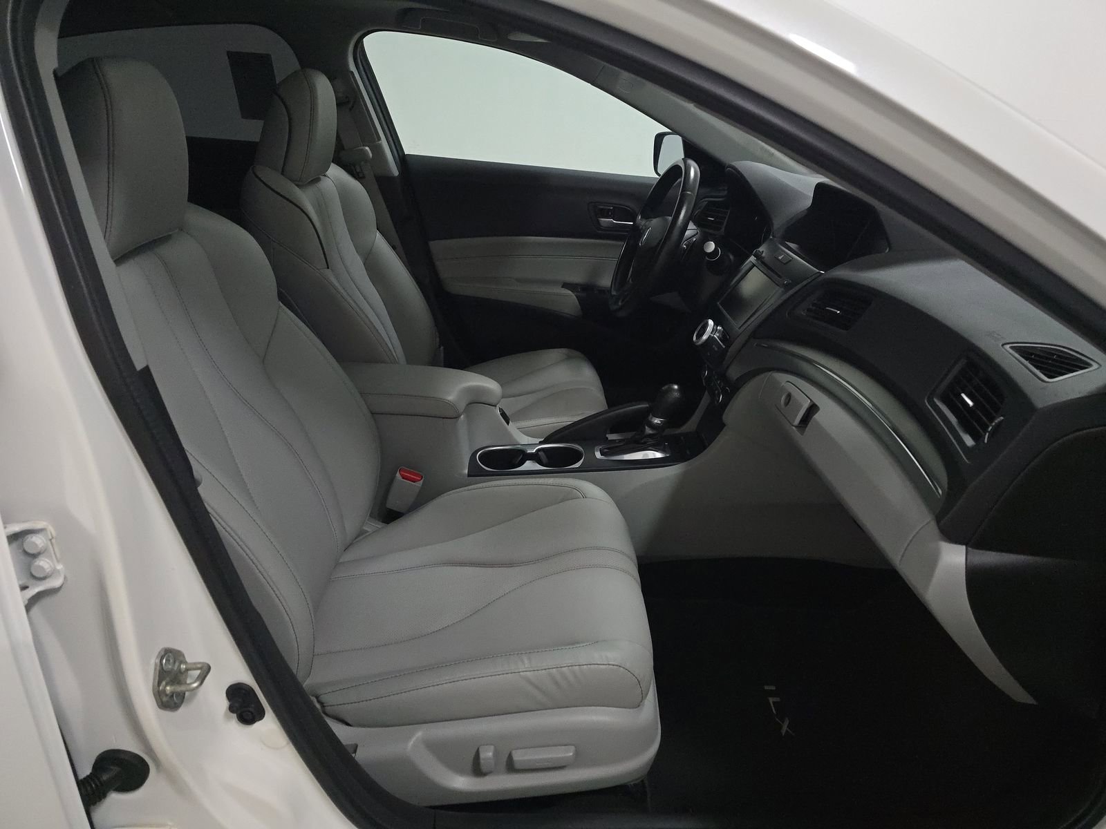 Used 2020 Acura ILX w/ Premium Package image 9