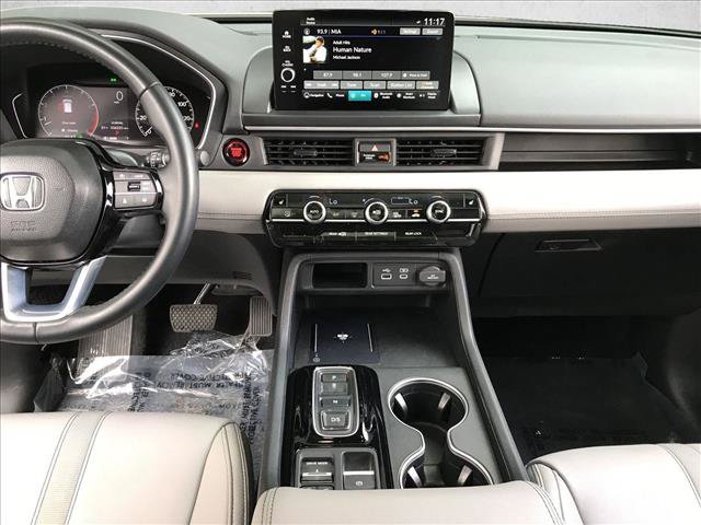 Certified 2024 Honda Pilot Touring image 16