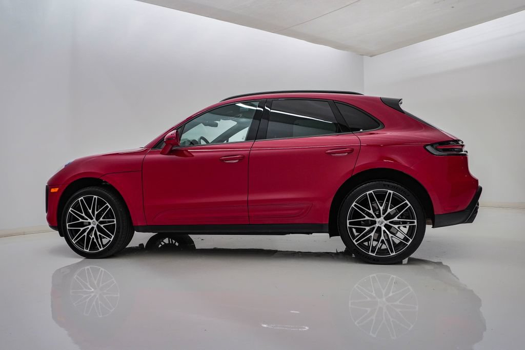 Certified 2026 Porsche Macan AWD/4WD image 2