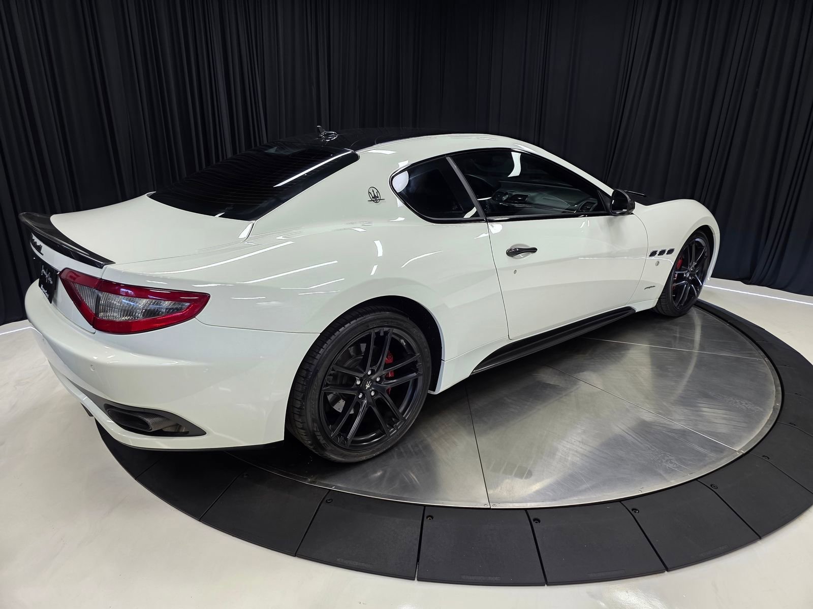 Used 2015 Maserati GranTurismo Sport RWD image 14