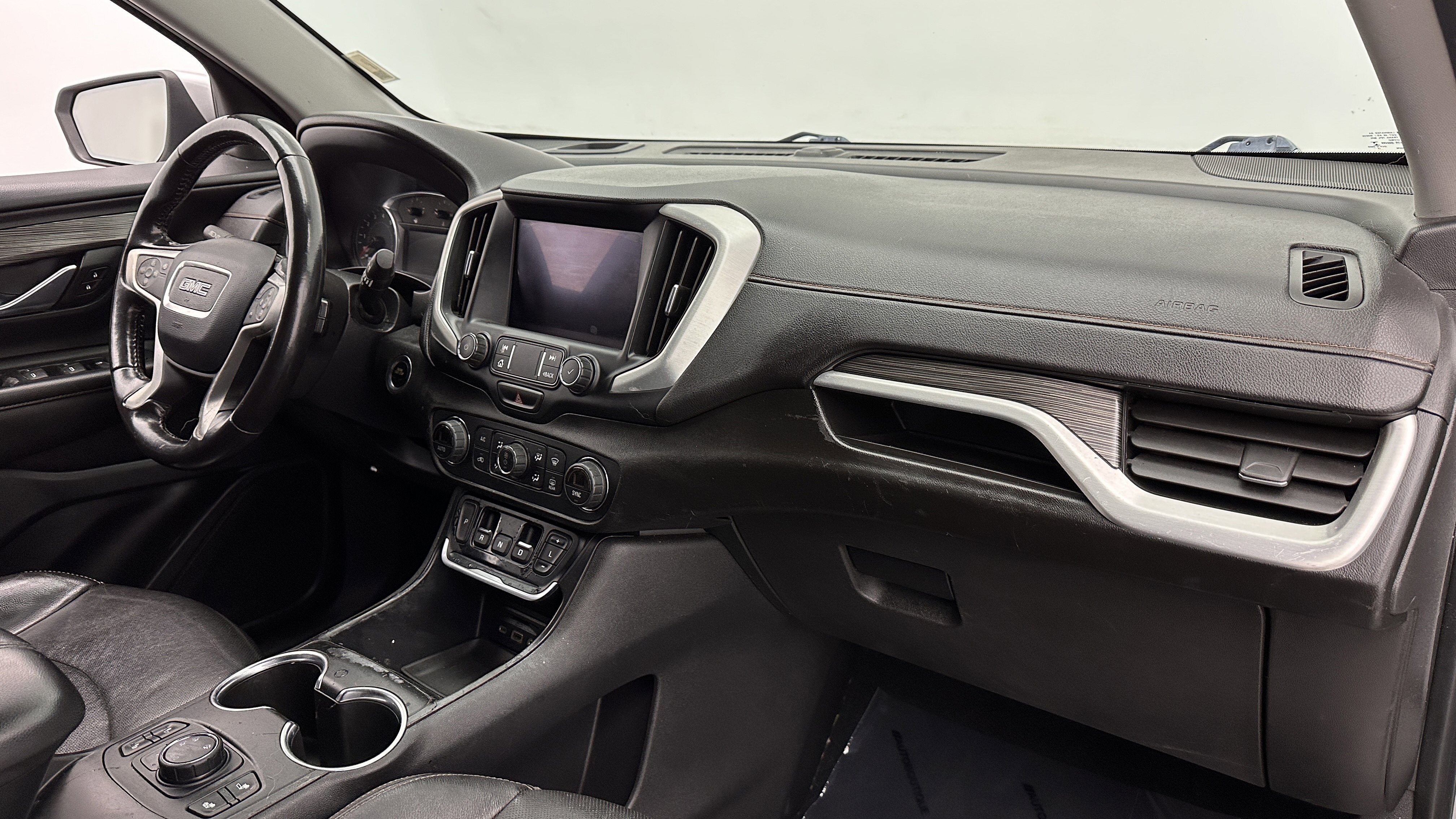 Used 2020 GMC Terrain SLT image 32