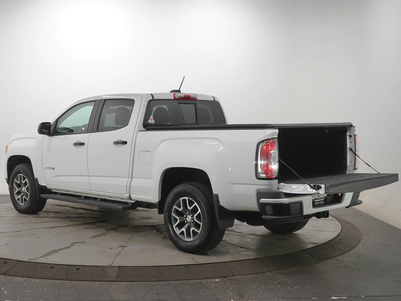 Used 2022 GMC Canyon AT4 image 9