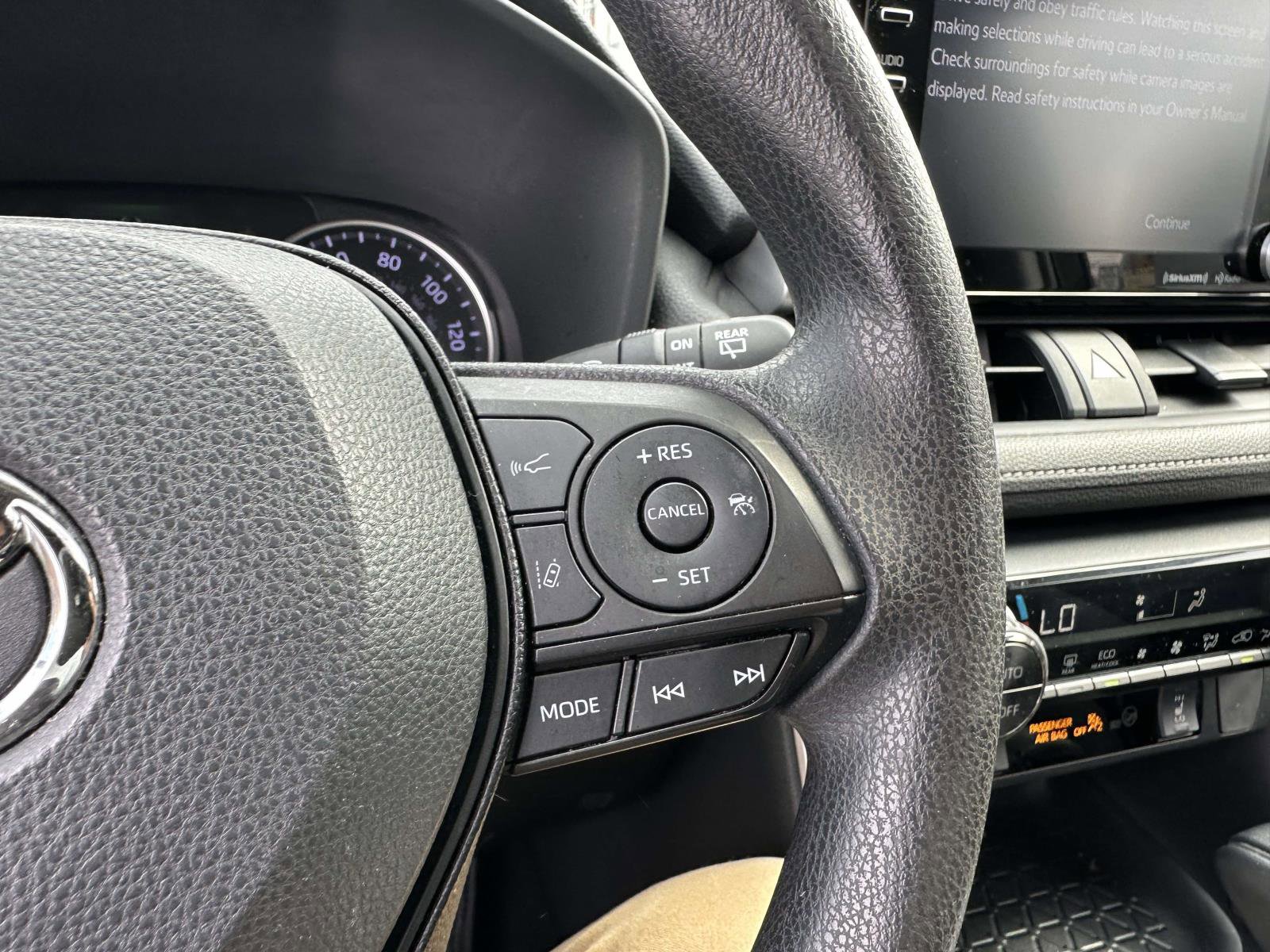 Used 2019 Toyota RAV4 XLE image 29