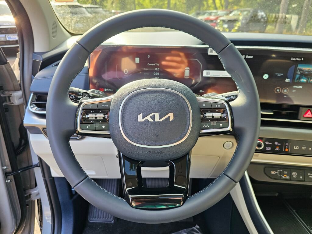 New 2026 Kia Carnival SX w/ SX Dark Edition Package image 11