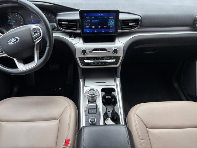 Used 2020 Ford Explorer XLT w/ Equipment Group 202A image 17