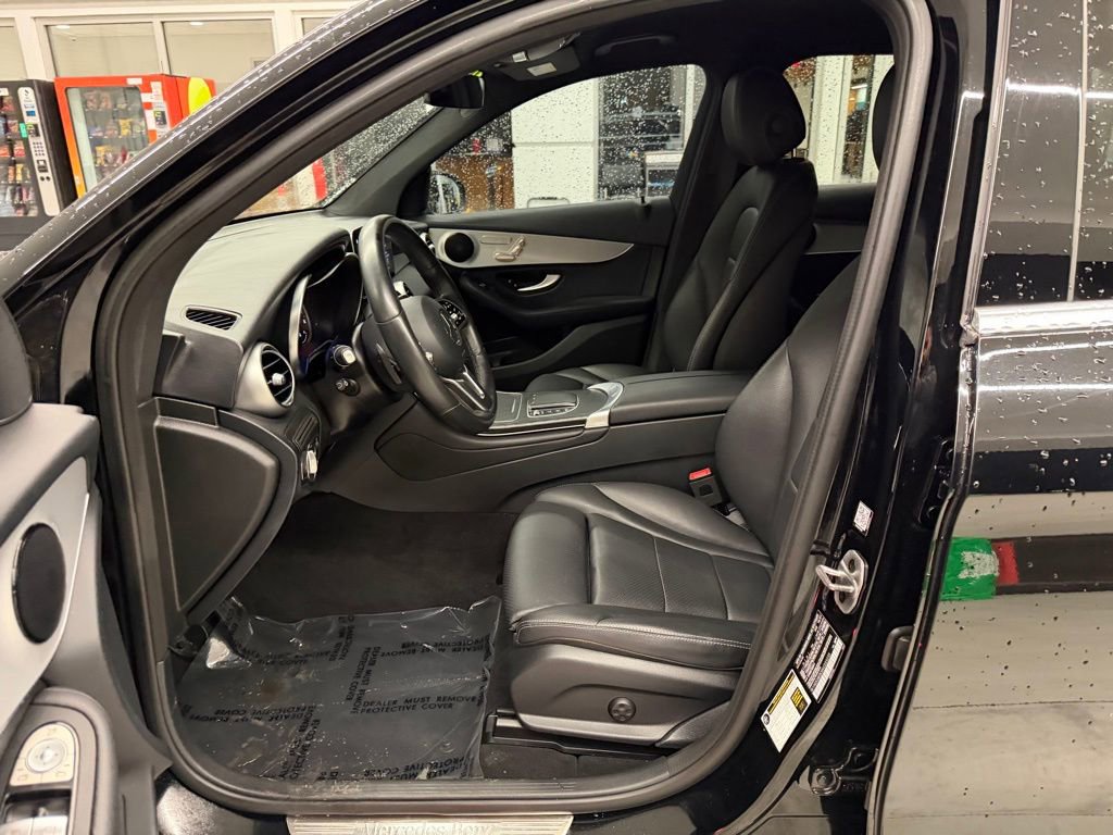 Used 2022 Mercedes-Benz GLC 300 4MATIC image 16