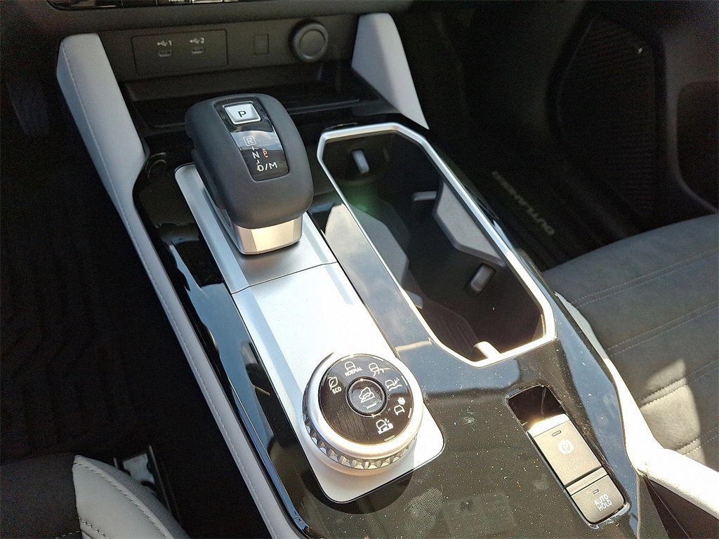 New 2025 Mitsubishi Outlander SE image 7