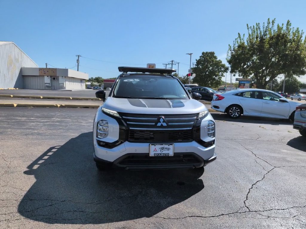 New 2026 Mitsubishi Outlander AWD image 3