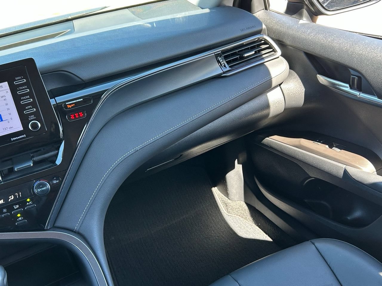 Used 2023 Toyota Camry SE FWD image 17