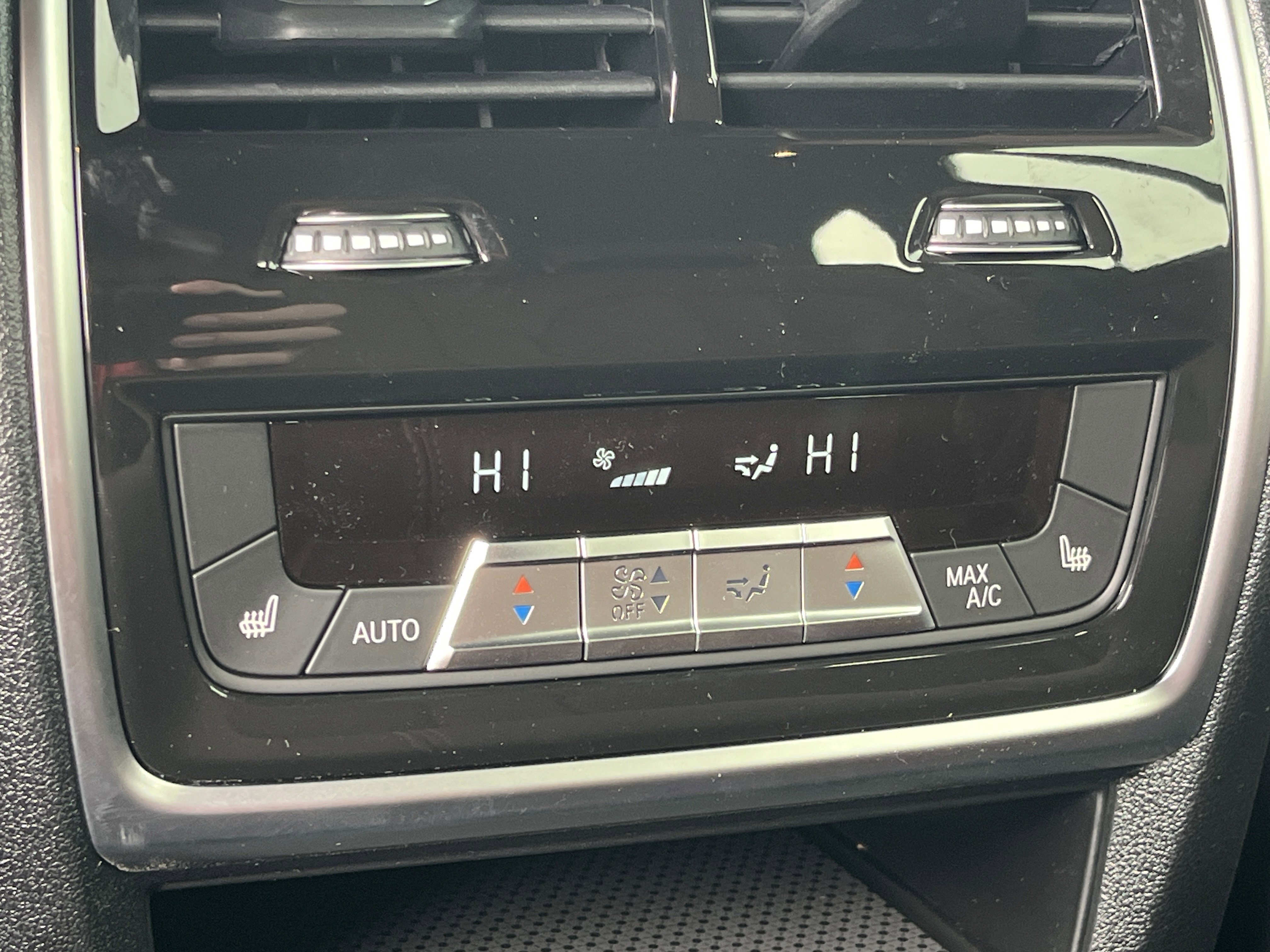 New 2026 BMW X5 xDrive40i w/ Climate Comfort Package AWD/4WD image 22