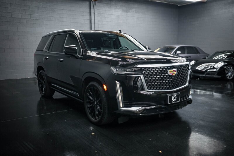Used 2023 Cadillac Escalade Premium Luxury w/ Performance Package AWD/4WD image 3