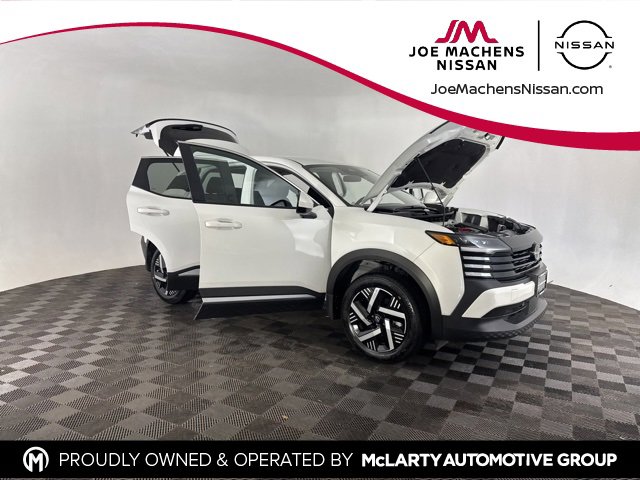 Certified 2025 Nissan Kicks SV w/ Illumination Package image 12