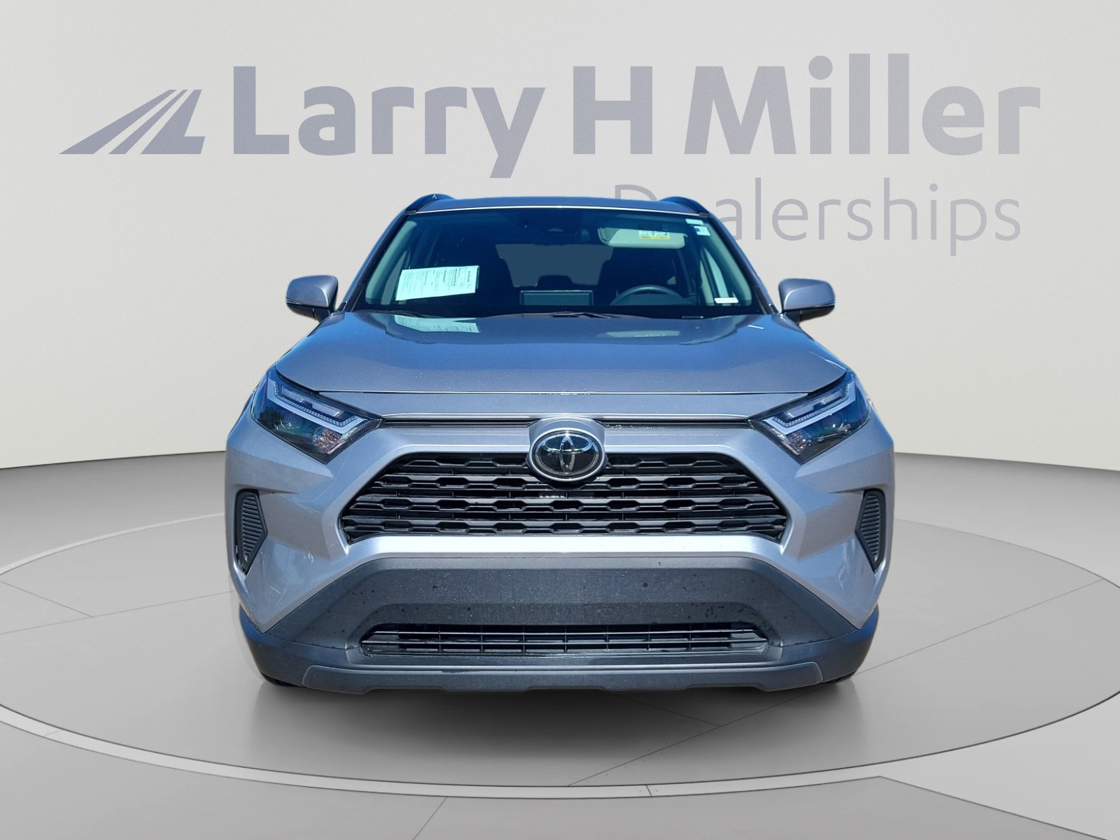 Used 2025 Toyota RAV4 XLE w/ Convenience Package AWD/4WD image 5
