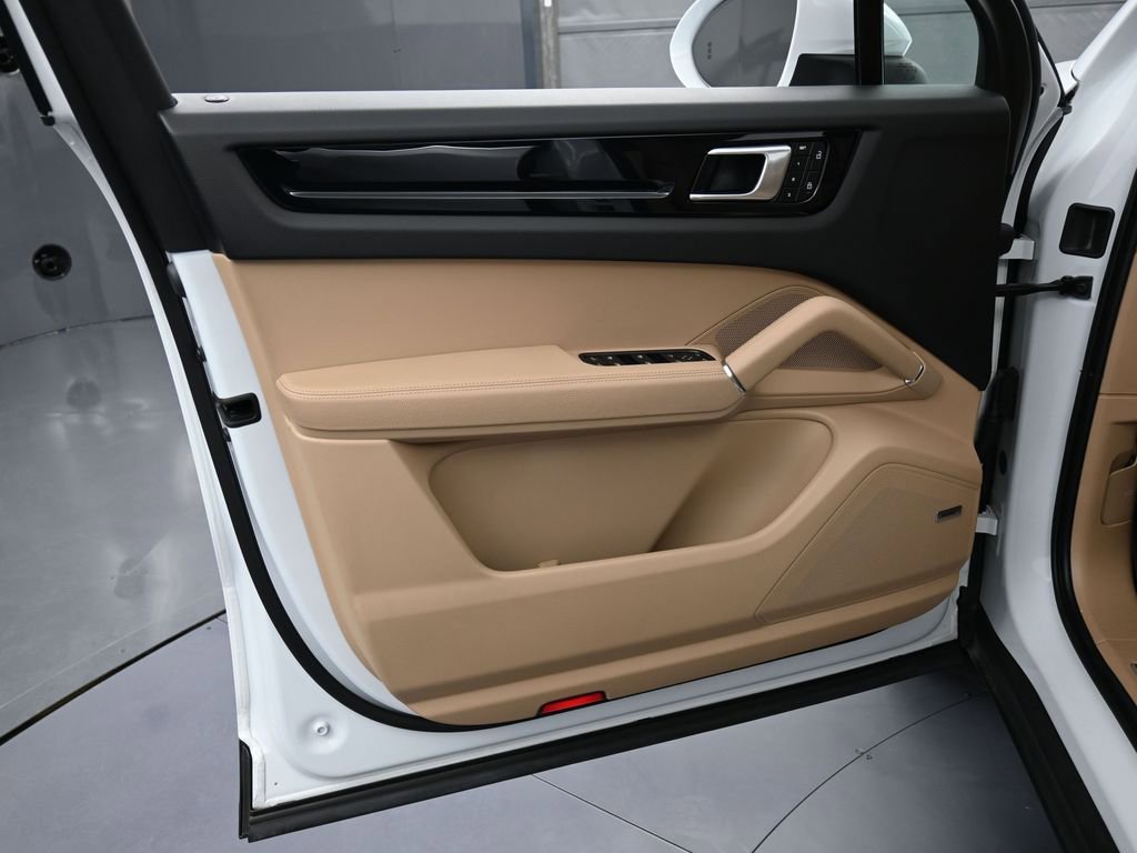 Certified 2023 Porsche Cayenne image 15