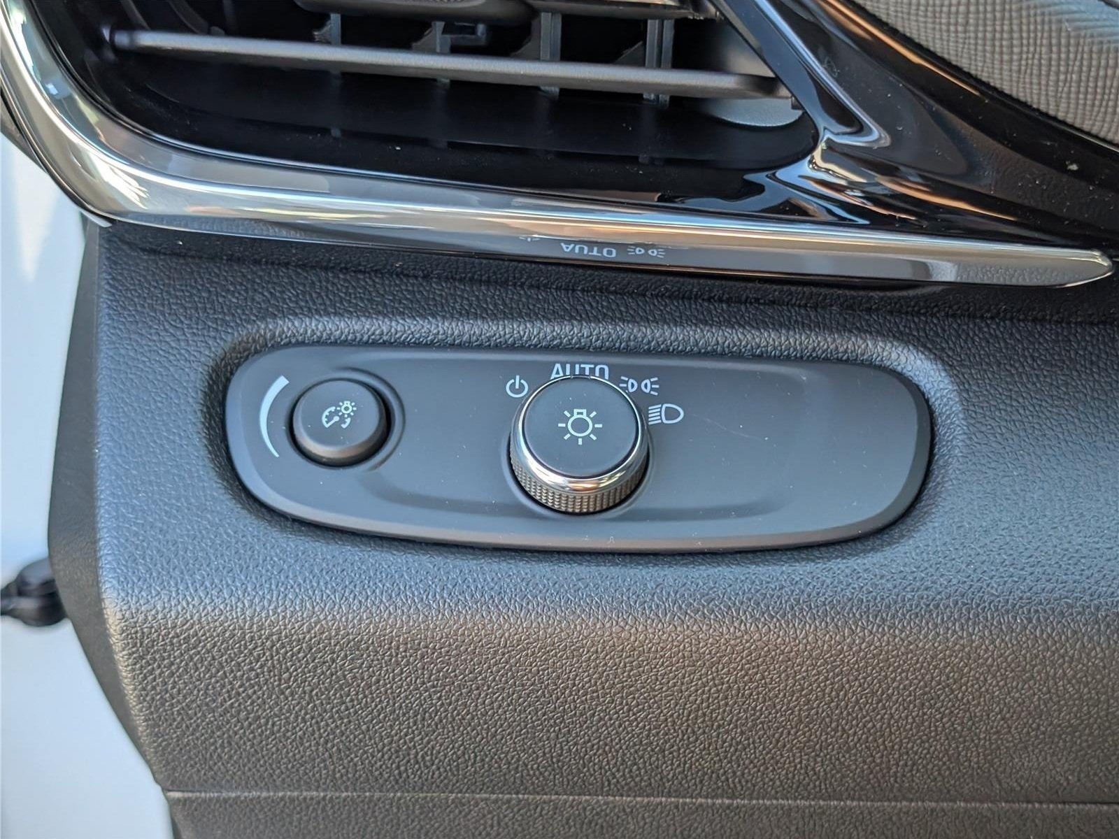 New 2026 Buick Envista Sport Touring w/ Convenience I Package FWD image 18