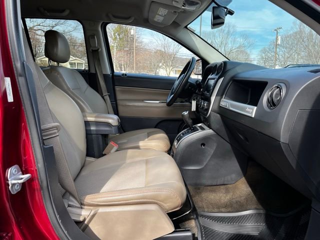 Used 2016 Jeep Compass Latitude image 25