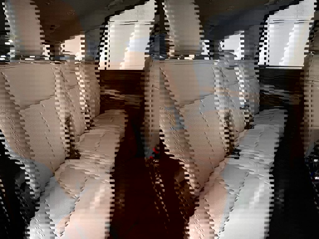 Used 2023 Ford Expedition Max XLT image 16