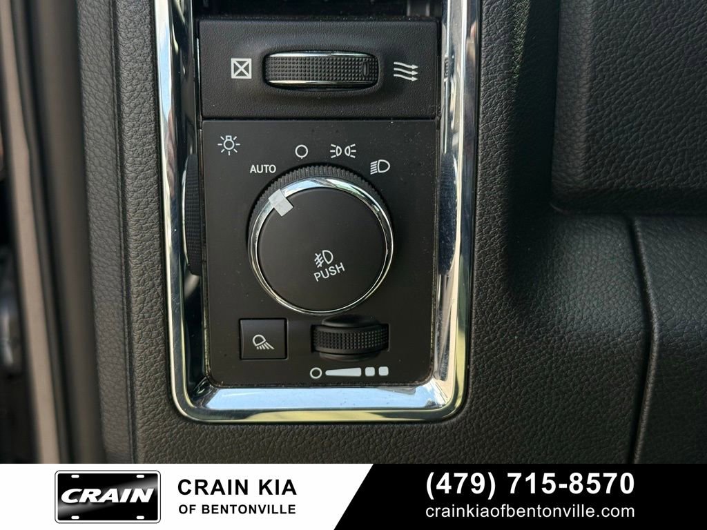 Used 2015 RAM 1500 Laramie w/ Convenience Group image 13