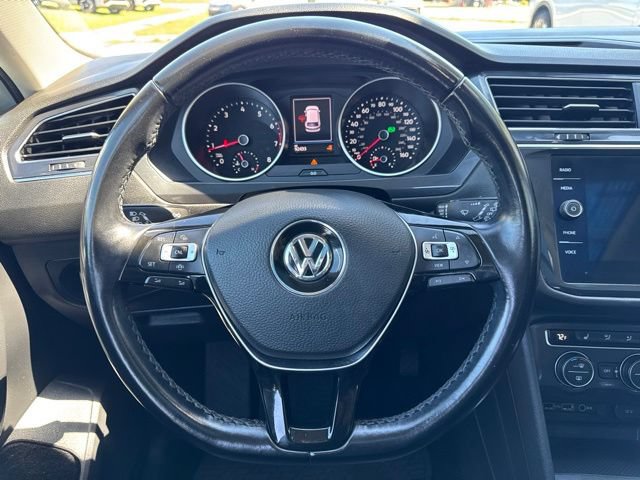 Used 2019 Volkswagen Tiguan SE w/ Panoramic Sunroof Package AWD/4WD image 11