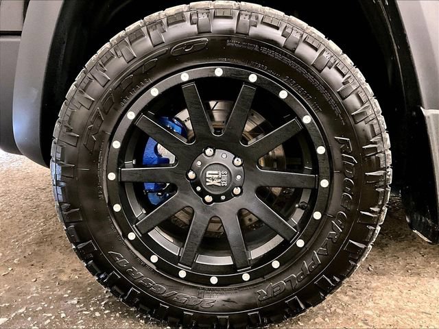 Used 2019 Jeep Cherokee Latitude AWD/4WD image 8
