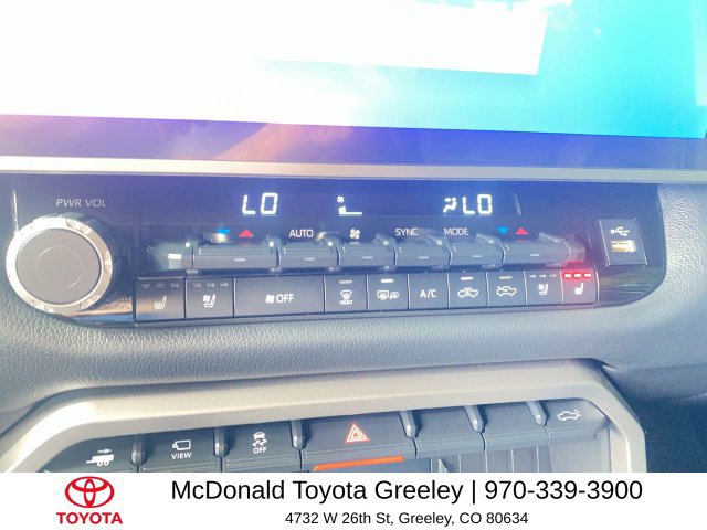 Used 2025 Toyota Tundra Limited AWD/4WD image 19