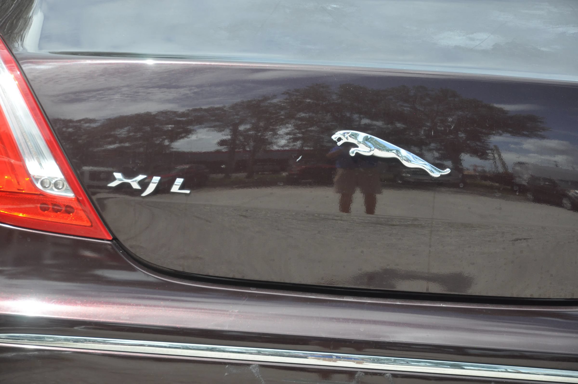 Used 2011 Jaguar XJ L RWD image 9