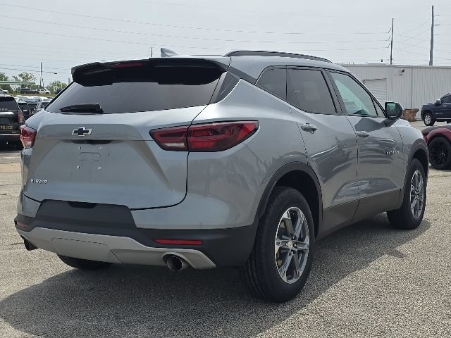 Used 2025 Chevrolet Blazer LT w/ Convenience Package FWD image 5